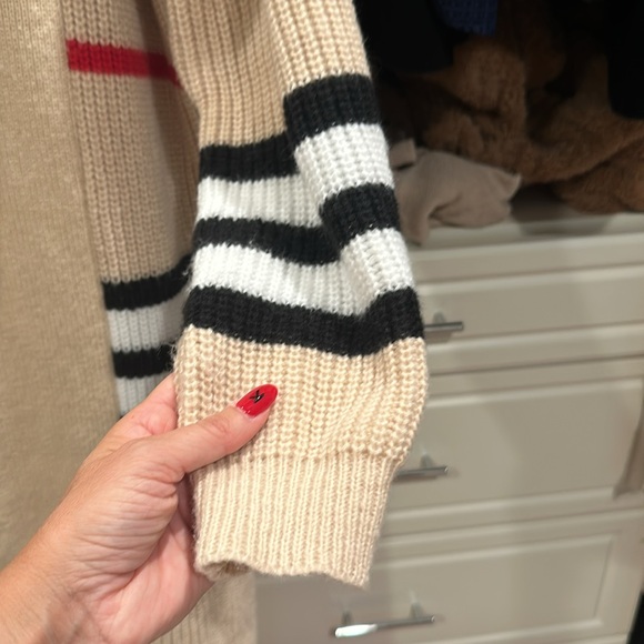 Great fall sweater - Picture 2 of 3